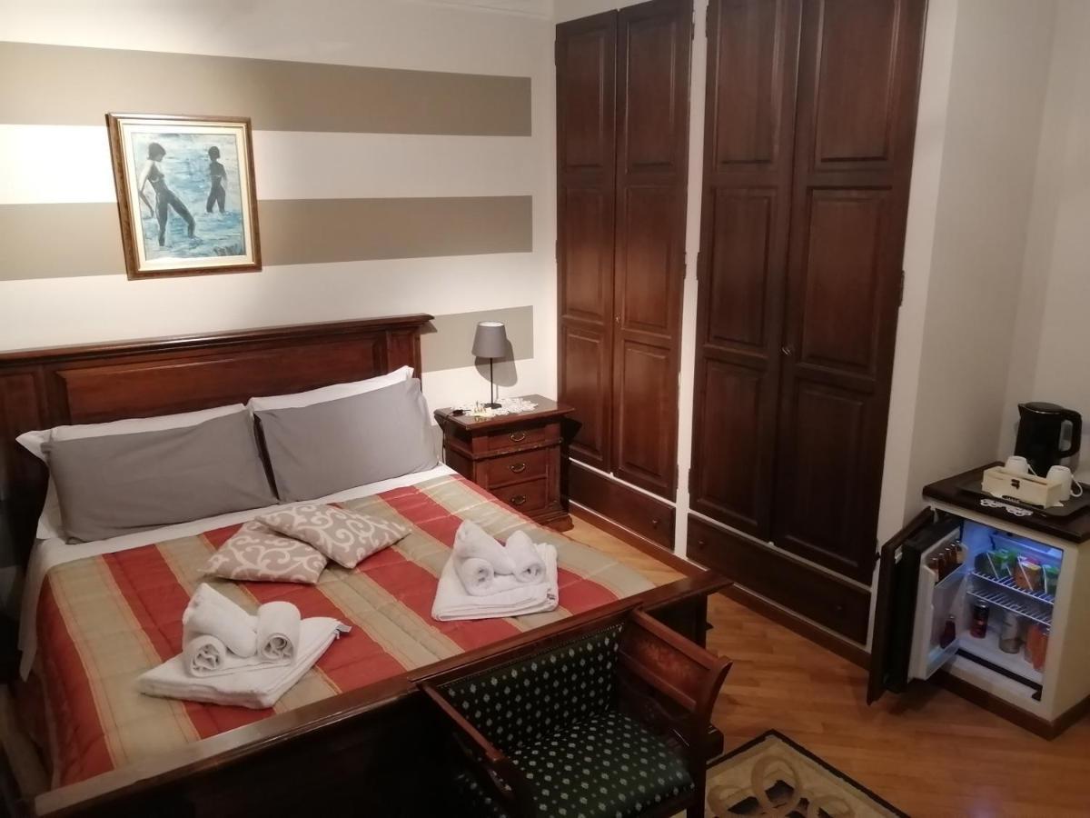 Holiday House Antica Dimora Soggiorni In Langa Centro Storico Ла Морра Экстерьер фото